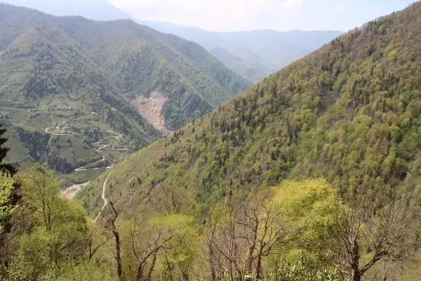RİZE'DE VALİ VE MİLLETVEKİLİ HEYETİ, TAŞ OCAĞI KARŞITLARI İLE GÖRÜŞTÜ RİZE'DE VALİ VE MİLLETVEKİLİ HEYETİ, TAŞ OCAĞI KARŞITLARI İLE GÖRÜŞTÜ