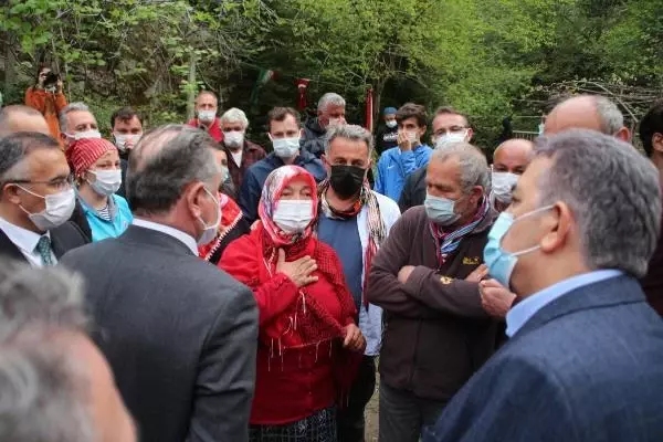 RİZE'DE VALİ VE MİLLETVEKİLİ HEYETİ, TAŞ OCAĞI KARŞITLARI İLE GÖRÜŞTÜ RİZE'DE VALİ VE MİLLETVEKİLİ HEYETİ, TAŞ OCAĞI KARŞITLARI İLE GÖRÜŞTÜ