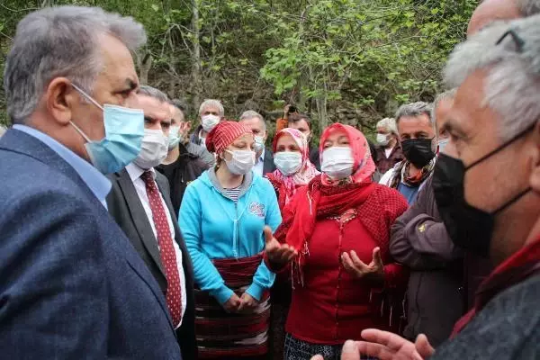 RİZE'DE VALİ VE MİLLETVEKİLİ HEYETİ, TAŞ OCAĞI KARŞITLARI İLE GÖRÜŞTÜ RİZE'DE VALİ VE MİLLETVEKİLİ HEYETİ, TAŞ OCAĞI KARŞITLARI İLE GÖRÜŞTÜ