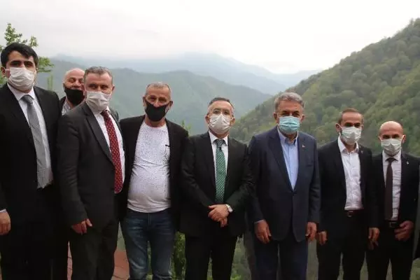 RİZE'DE VALİ VE MİLLETVEKİLİ HEYETİ, TAŞ OCAĞI KARŞITLARI İLE GÖRÜŞTÜ RİZE'DE VALİ VE MİLLETVEKİLİ HEYETİ, TAŞ OCAĞI KARŞITLARI İLE GÖRÜŞTÜ