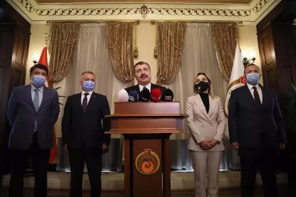 Sağlık Bakanı Koca: Tam kapanmak zorunlu oldu Sağlık Bakanı Koca: Tam kapanmak zorunlu oldu