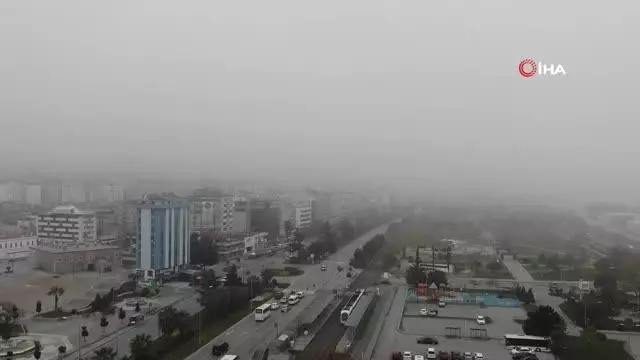 Samsun sise teslim... Görüş mesafesi yer yer 500 metreye kadar düştü Samsun sise teslim... Görüş mesafesi yer yer 500 metreye kadar düştü