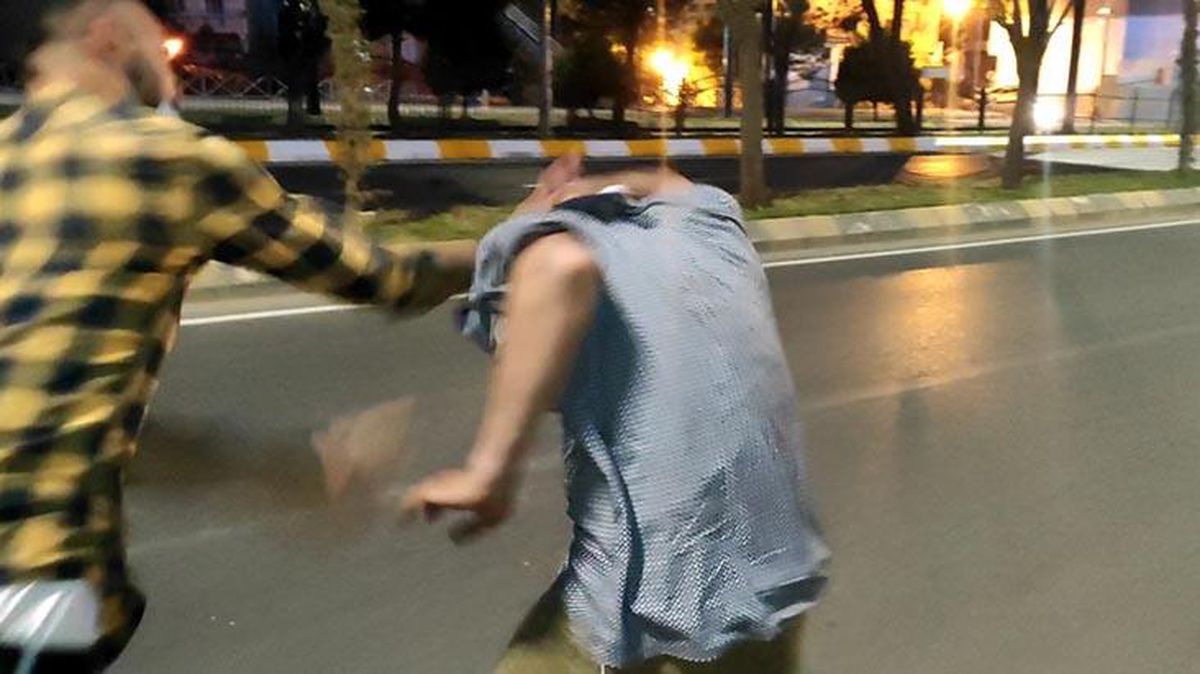 İftar vakti akü çalan hırsıza suçüstü! Meydan dayağı atıp öyle teslim ettiler