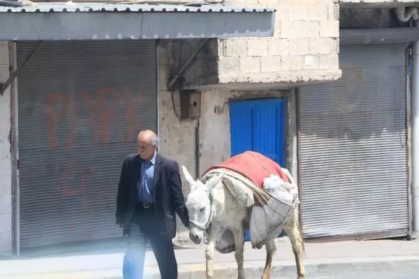 Şanlıurfa'da cadde ve sokaklarda sessizlik hakim