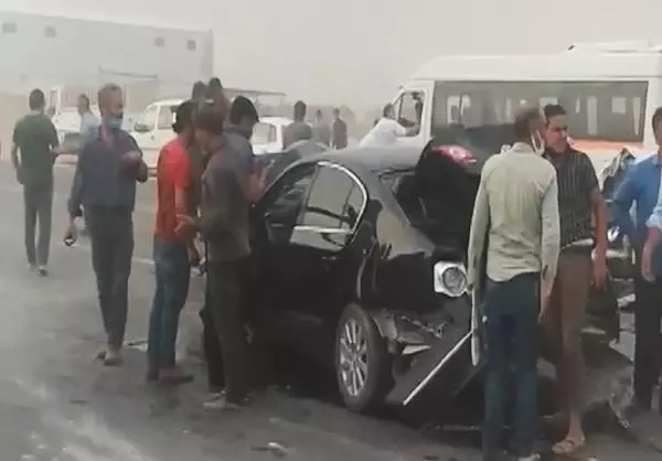 Şanlıurfa'da iftar saatinde zincirleme kaza 1 ölü, 3 yaralı Şanlıurfa'da iftar saatinde zincirleme kaza 1 ölü, 3 yaralı