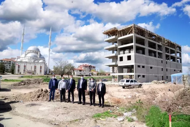 TBMM'nin ilk kadın milletvekillerinden Satıkadın'ın adı Kahramankazan'da kültür evine verilecek TBMM'nin ilk kadın milletvekillerinden Satıkadın'ın adı Kahramankazan'da kültür evine verilecek