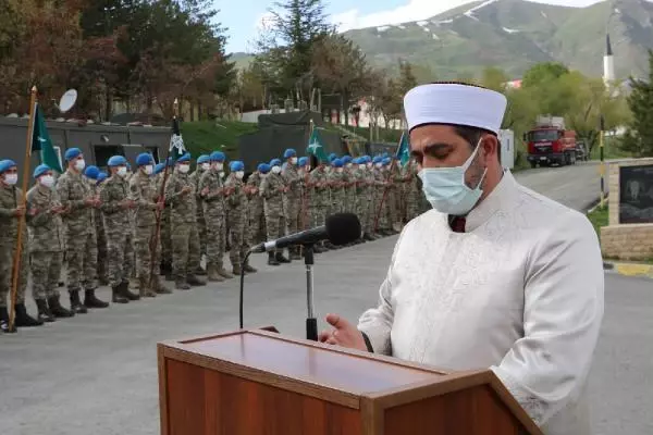 Şehit Sözleşmeli Er Toprak için Hakkari'de tören