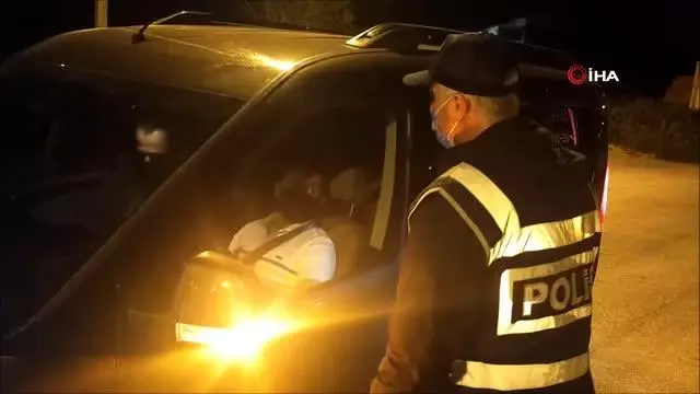 Şehre giriş yapan tüm araçlar denetleniyor Şehre giriş yapan tüm araçlar denetleniyor