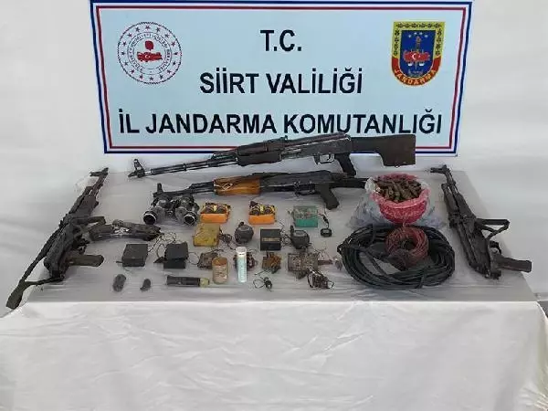 Siirt'te PKK'nın cephaneliği bulundu Siirt'te PKK'nın cephaneliği bulundu