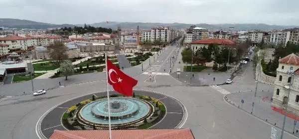 Sivas'ta cadde ve sokaklar bomboş Sivas'ta cadde ve sokaklar bomboş