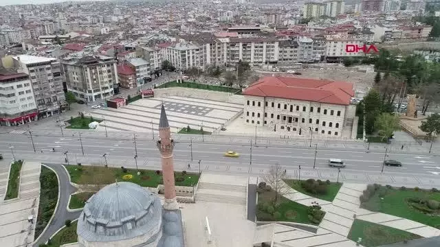 SİVAS'TA TAM KAPANMAYLA BİRLİKTE CADDE VE SOKAKLAR BOŞ KALDI SİVAS'TA TAM KAPANMAYLA BİRLİKTE CADDE VE SOKAKLAR BOŞ KALDI