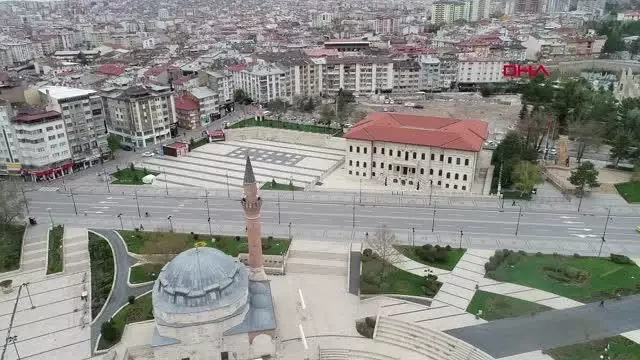 SİVAS'TA TAM KAPANMAYLA BİRLİKTE CADDE VE SOKAKLAR BOŞ KALDI SİVAS'TA TAM KAPANMAYLA BİRLİKTE CADDE VE SOKAKLAR BOŞ KALDI