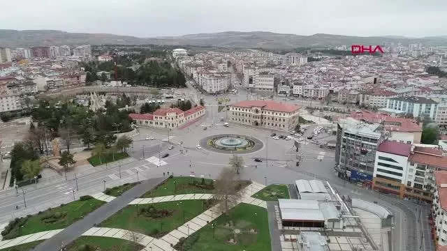 SİVAS'TA TAM KAPANMAYLA BİRLİKTE CADDE VE SOKAKLAR BOŞ KALDI SİVAS'TA TAM KAPANMAYLA BİRLİKTE CADDE VE SOKAKLAR BOŞ KALDI