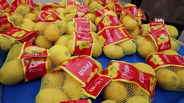 Sivas Valisi tezgahtaki tüm limonları satın aldı, satıcıyı evine gönderdi Sivas Valisi tezgahtaki tüm limonları satın aldı, satıcıyı evine gönderdi
