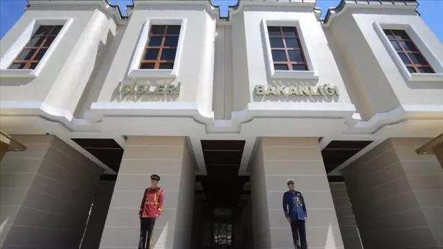 Son Dakika! Tam kapanmada görevli olan kamu personeli ve milli sporculara şehirler arası seyahatte izin belgesi muafiyeti tanındı Son Dakika! Tam kapanmada görevli olan kamu personeli ve milli sporculara şehirler arası seyahatte izin belgesi muafiyeti tanındı