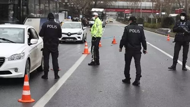 Son Dakika! Tam kapanmada görevli olan kamu personeli ve milli sporculara şehirler arası seyahatte izin belgesi muafiyeti tanındı Son Dakika! Tam kapanmada görevli olan kamu personeli ve milli sporculara şehirler arası seyahatte izin belgesi muafiyeti tanındı