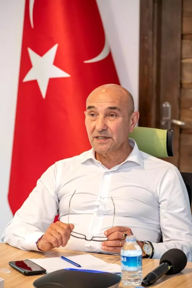 Soyer: 'Dayanışma, sahip çıkma, el uzatma vakti' Soyer: 'Dayanışma, sahip çıkma, el uzatma vakti'