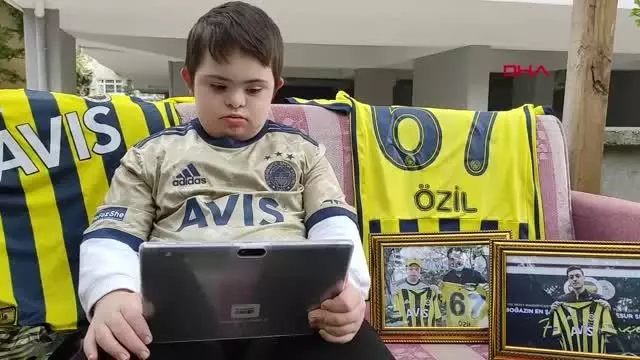 SPOR Mesut Özil'den down sendromlu Efe'ye imzalı forma SPOR Mesut Özil'den down sendromlu Efe'ye imzalı forma