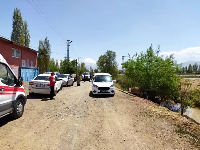 Su kanalına düşen minik Eymen boğularak hayatını kaybetti Su kanalına düşen minik Eymen boğularak hayatını kaybetti