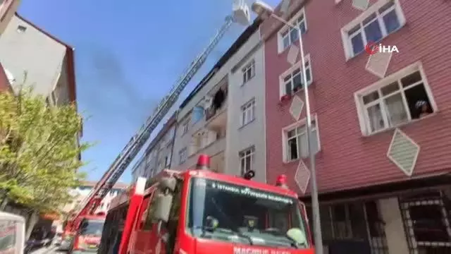 Sultangazi'de korkutan yangın Sultangazi'de korkutan yangın