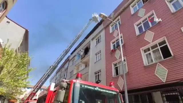 Sultangazi'de korkutan yangın Sultangazi'de korkutan yangın