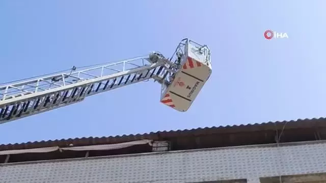 Sultangazi'de korkutan yangın Sultangazi'de korkutan yangın
