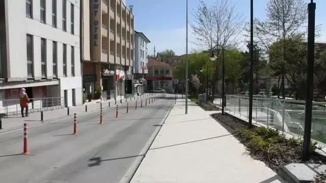 'Tam kapanma' tedbirlerine uyuluyor 'Tam kapanma' tedbirlerine uyuluyor