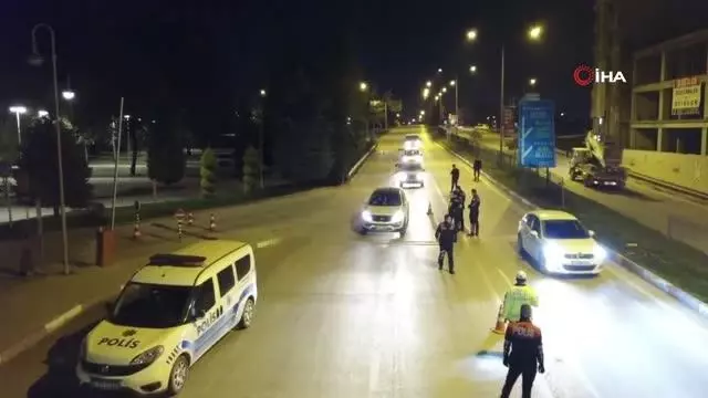 Son dakika 3. sayfa: Tam kapanmada polis uygulaması: Bir otomobilde şeker kutusu içinde uyuşturucu ele geçirildi Son dakika 3. sayfa: Tam kapanmada polis uygulaması: Bir otomobilde şeker kutusu içinde uyuşturucu ele geçirildi