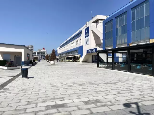 Tam kapanmanın ilk günü 15 Temmuz Demokrasi Otogarı boş kaldı Tam kapanmanın ilk günü 15 Temmuz Demokrasi Otogarı boş kaldı