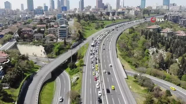 Son dakika haber! Tam kapanmanın ilk gününde 15 Temmuz Şehitler Köprüsü'nde denetim yoğunluğu