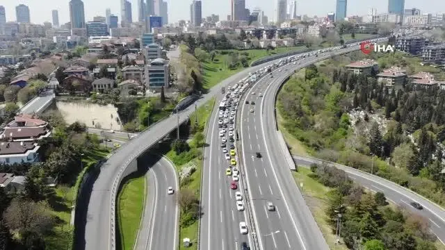 Son dakika haber! Tam kapanmanın ilk gününde 15 Temmuz Şehitler Köprüsü'nde denetim yoğunluğu