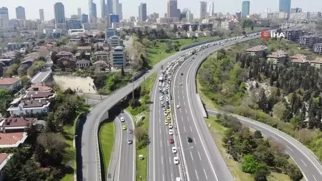 Son dakika haber! Tam kapanmanın ilk gününde 15 Temmuz Şehitler Köprüsü'nde denetim yoğunluğu