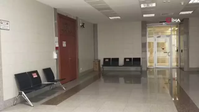 Tam kapanmanın ilk gününde adliyeler boş kaldı Tam kapanmanın ilk gününde adliyeler boş kaldı