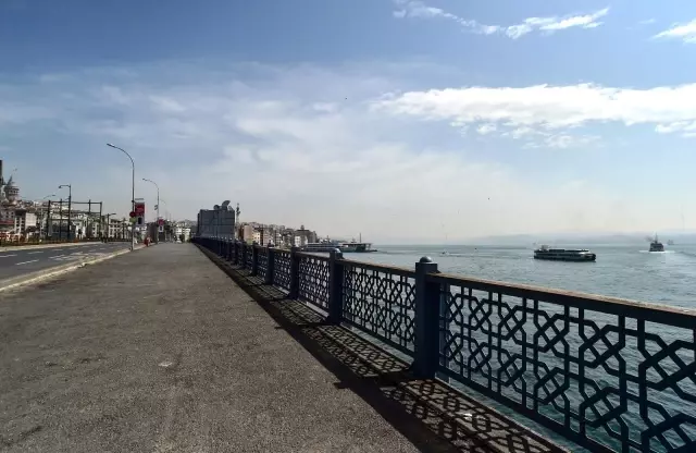 Tam kapanmanın ilk gününde İstanbul turistlere kaldı Tam kapanmanın ilk gününde İstanbul turistlere kaldı