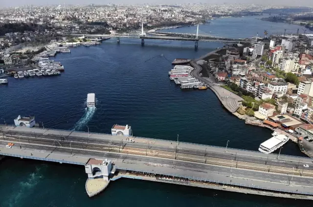 Tam kapanmanın ilk gününde İstanbul turistlere kaldı Tam kapanmanın ilk gününde İstanbul turistlere kaldı