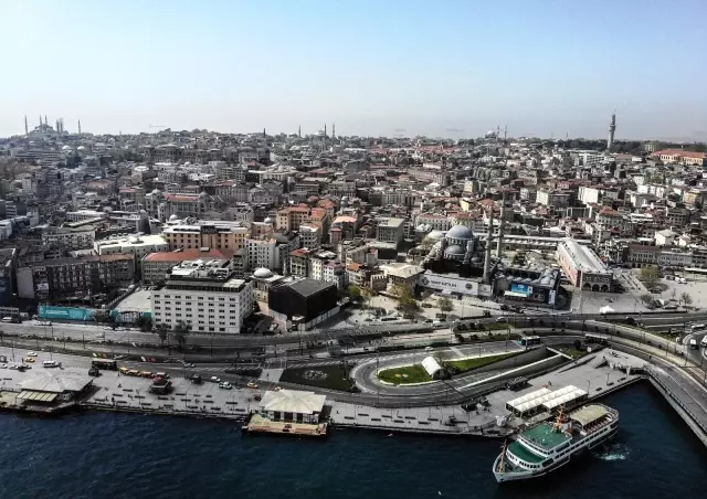 Tam kapanmanın ilk gününde İstanbul turistlere kaldı Tam kapanmanın ilk gününde İstanbul turistlere kaldı