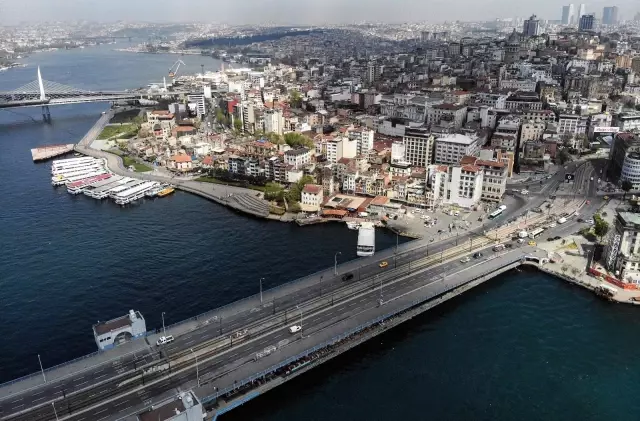 Tam kapanmanın ilk gününde İstanbul turistlere kaldı Tam kapanmanın ilk gününde İstanbul turistlere kaldı