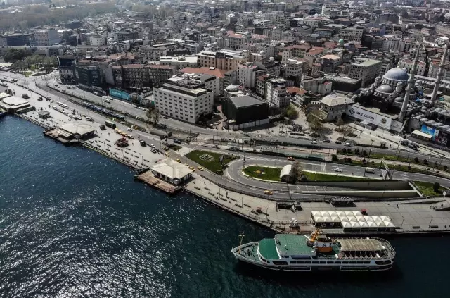 Tam kapanmanın ilk gününde İstanbul turistlere kaldı Tam kapanmanın ilk gününde İstanbul turistlere kaldı
