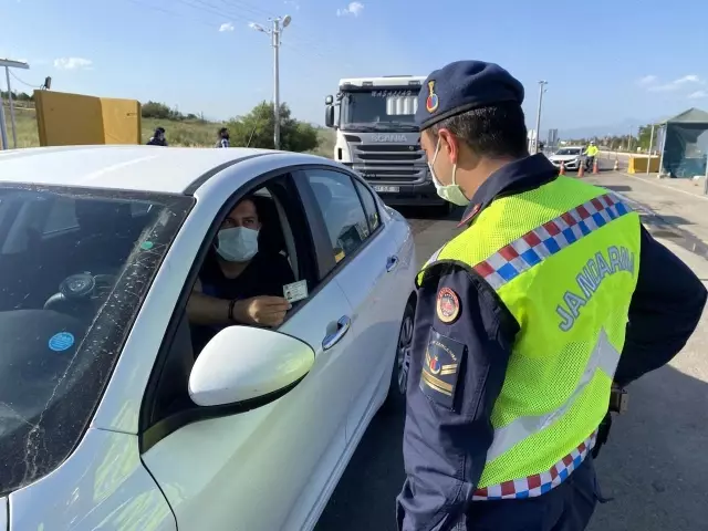 Tam kapanmanın ilk gününde sıkı denetim Tam kapanmanın ilk gününde sıkı denetim