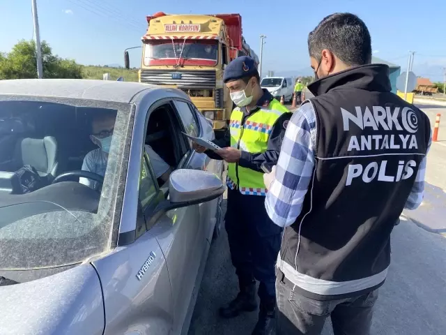 Tam kapanmanın ilk gününde sıkı denetim Tam kapanmanın ilk gününde sıkı denetim
