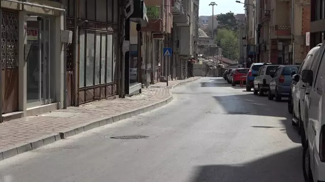 Tam kapanmanın ilk gününde sokaklarda sessizlik Tam kapanmanın ilk gününde sokaklarda sessizlik