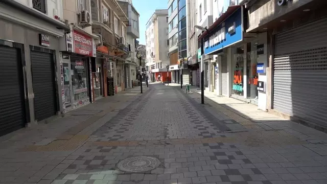 Tam kapanmanın ilk gününde sokaklarda sessizlik Tam kapanmanın ilk gününde sokaklarda sessizlik