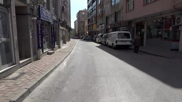 Tam kapanmanın ilk gününde sokaklarda sessizlik Tam kapanmanın ilk gününde sokaklarda sessizlik