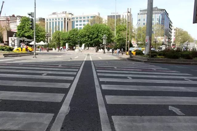 Tam kapanmanın ilk sabahında 'sessizlik' hakim Tam kapanmanın ilk sabahında 'sessizlik' hakim