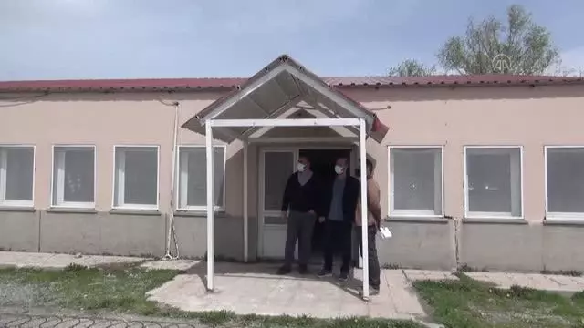 Tatvan'da atıl durumdaki okul binası, yemekhaneye dönüştürüldü Tatvan'da atıl durumdaki okul binası, yemekhaneye dönüştürüldü