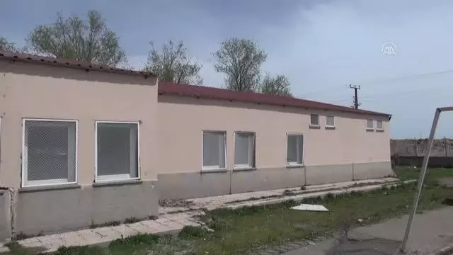 Tatvan'da atıl durumdaki okul binası, yemekhaneye dönüştürüldü Tatvan'da atıl durumdaki okul binası, yemekhaneye dönüştürüldü