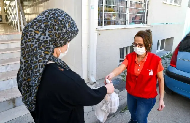 Tepebaşı Belediyesi'nden vatandaşa mesaj, "Evde kal Tepebaşı biz varız"