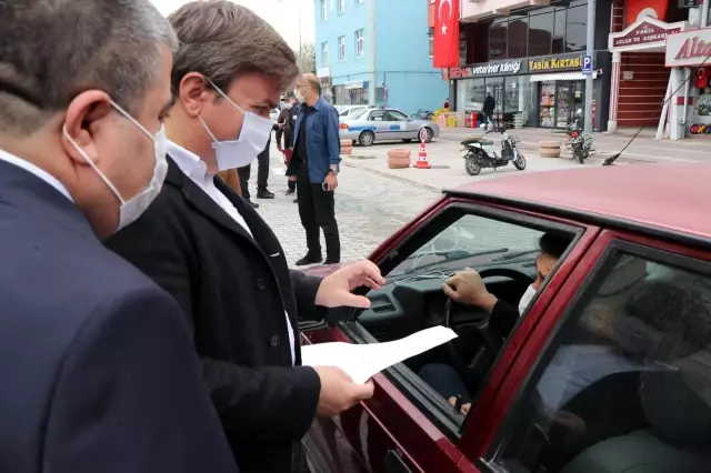Vali Aydoğdu sahaya inip sokak sokak cadde cadde denetim yaptı Vali Aydoğdu sahaya inip sokak sokak cadde cadde denetim yaptı