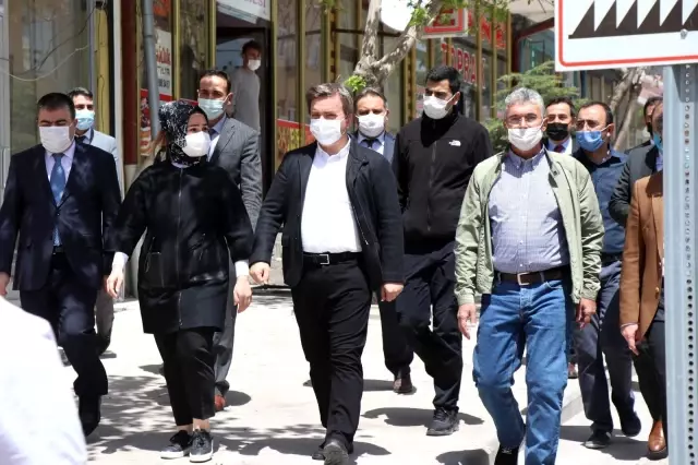 Vali Aydoğdu sahaya inip sokak sokak cadde cadde denetim yaptı Vali Aydoğdu sahaya inip sokak sokak cadde cadde denetim yaptı