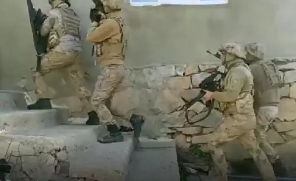 VAN'DA TERÖR OPERASYONU; 1'İ MUHTAR 5 KİŞİYE GÖZALTI VAN'DA TERÖR OPERASYONU; 1'İ MUHTAR 5 KİŞİYE GÖZALTI